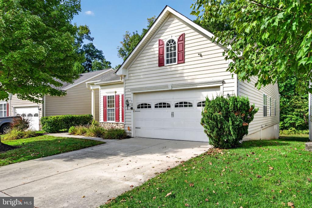 27 HEARTHSTONE BOULEVARD