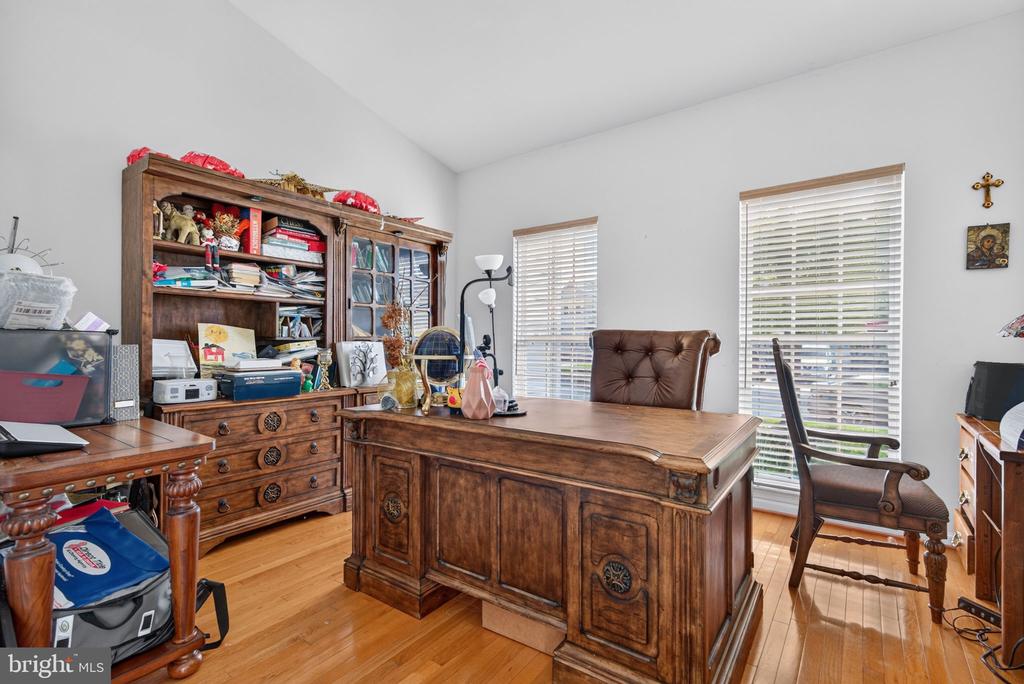 27 HEARTHSTONE BOULEVARD