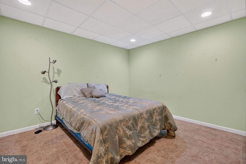 27 HEARTHSTONE BOULEVARD