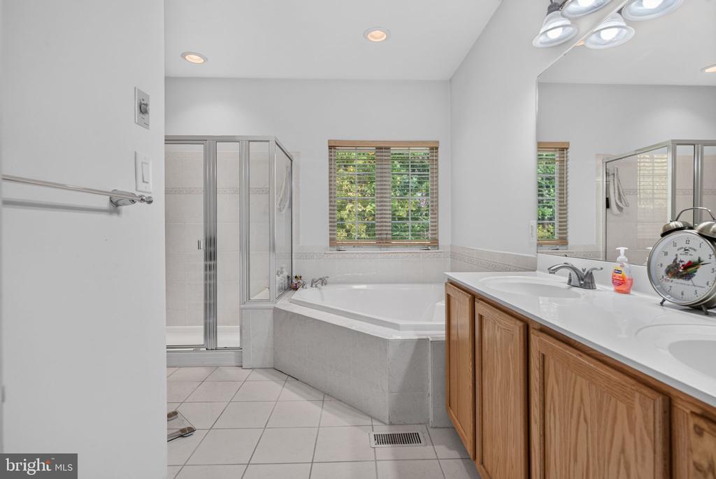 27 HEARTHSTONE BOULEVARD