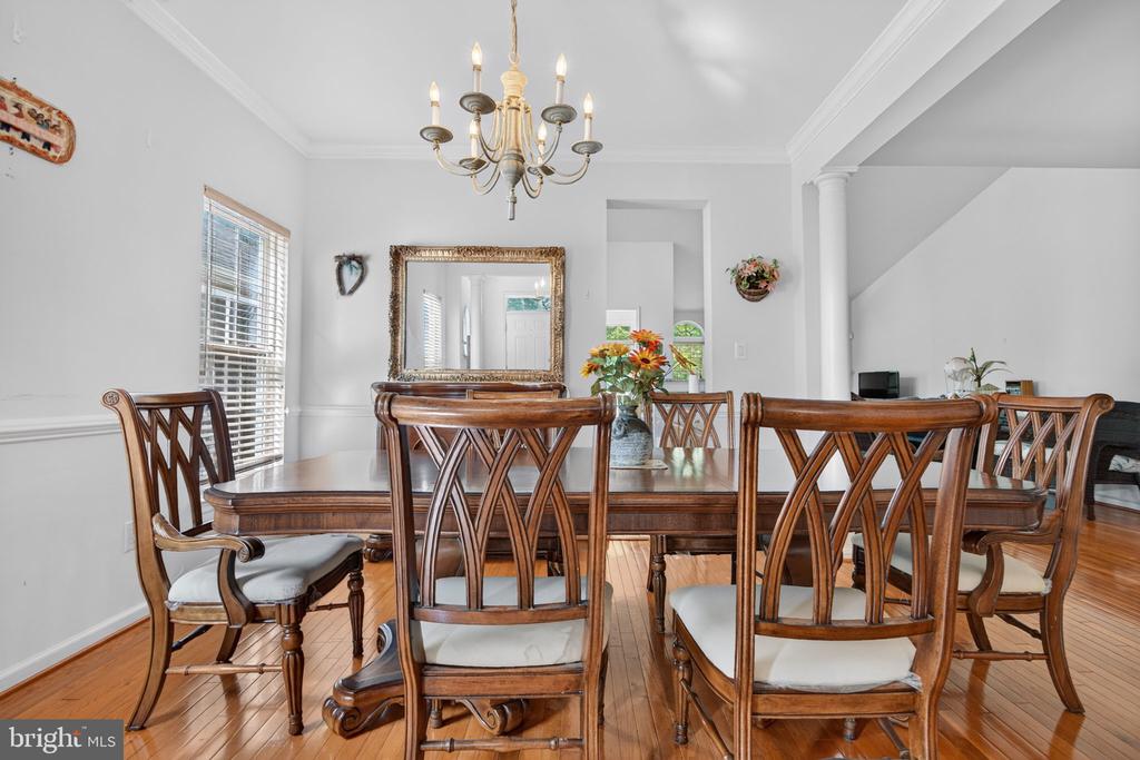 27 HEARTHSTONE BOULEVARD