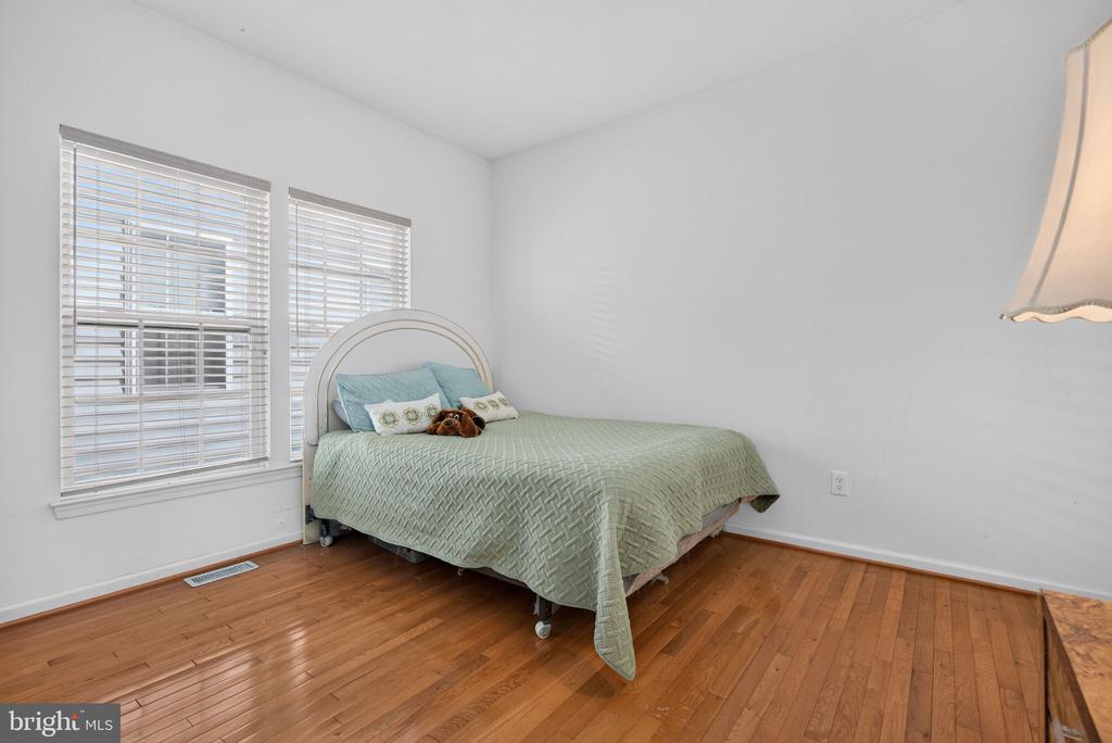 27 HEARTHSTONE BOULEVARD