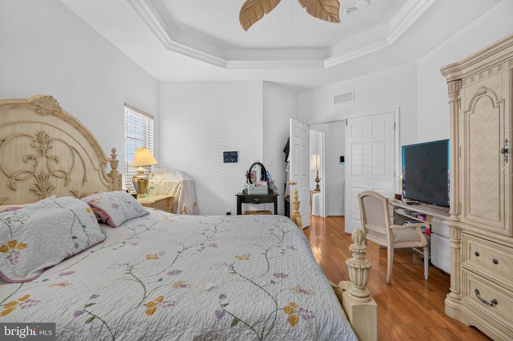 27 HEARTHSTONE BOULEVARD