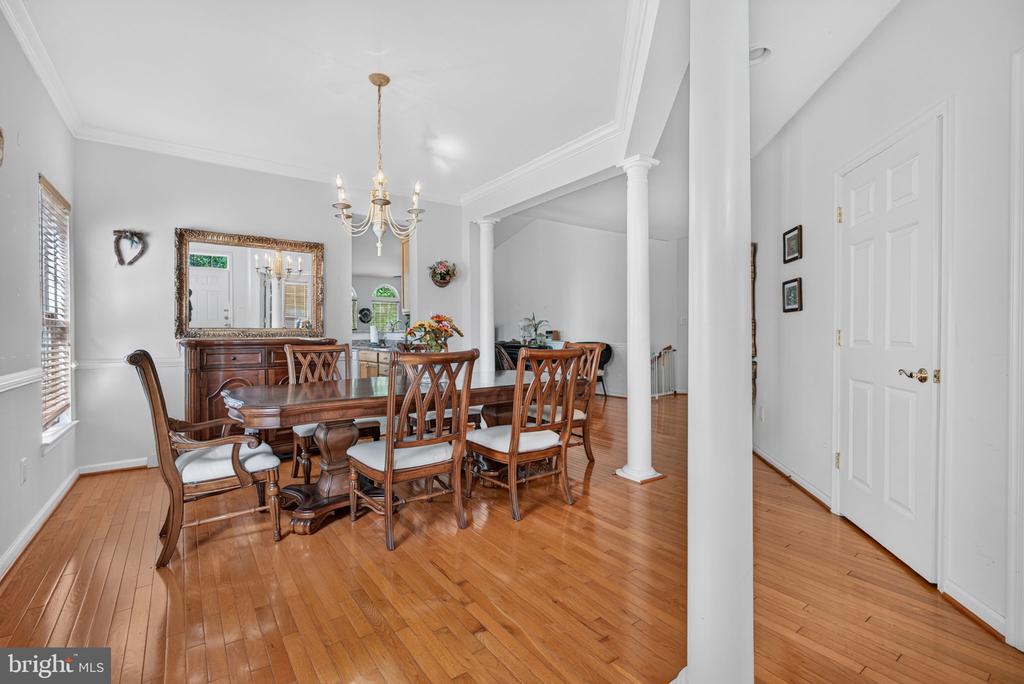 27 HEARTHSTONE BOULEVARD