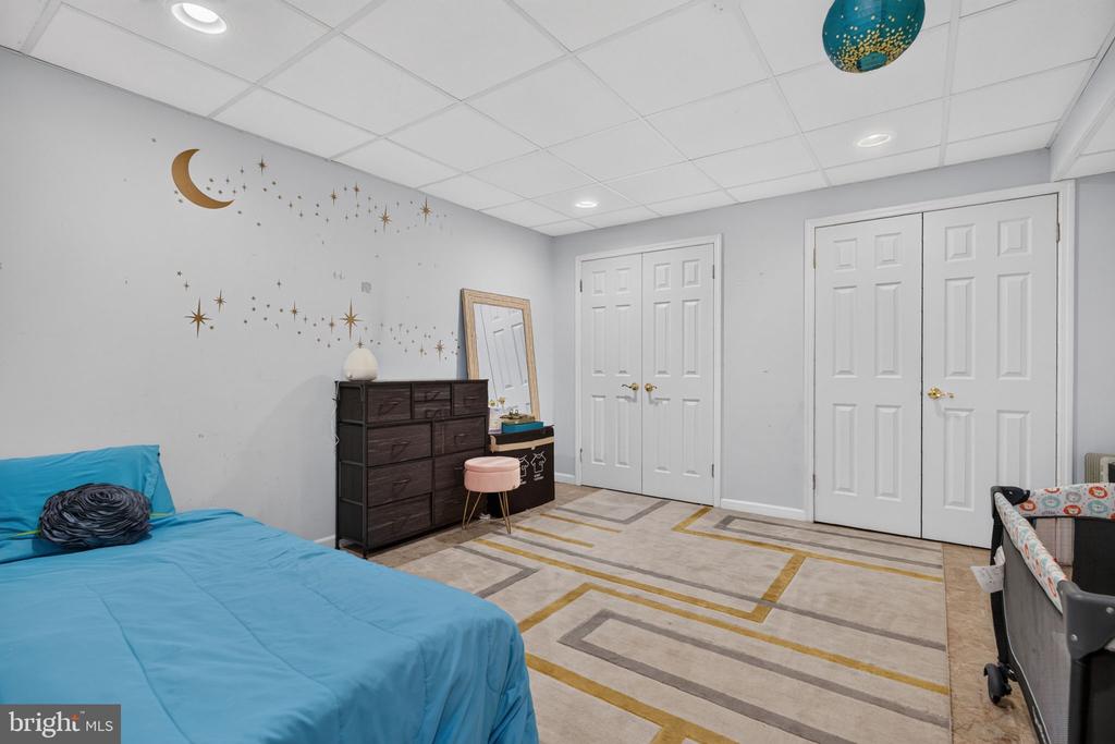 27 HEARTHSTONE BOULEVARD