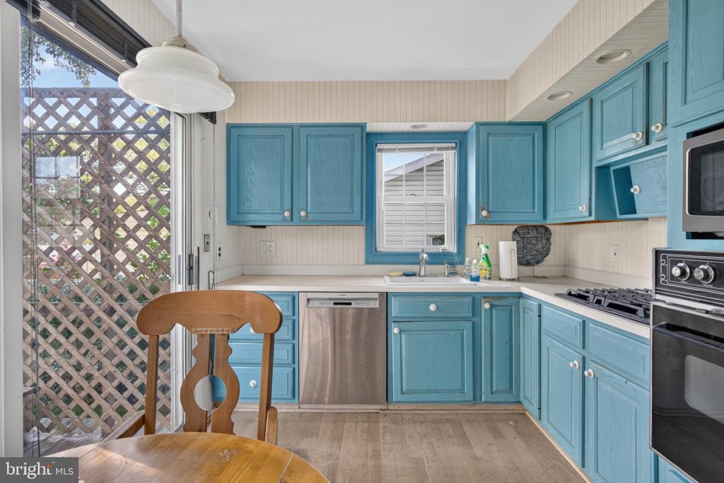 22 ABINGTON AVENUE