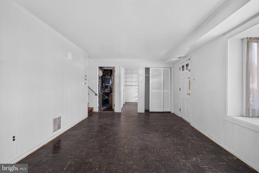 22 ABINGTON AVENUE
