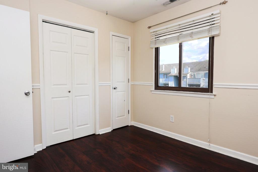 806 HARRIER ROW