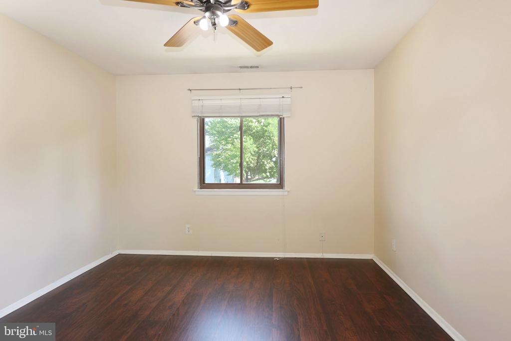 806 HARRIER ROW