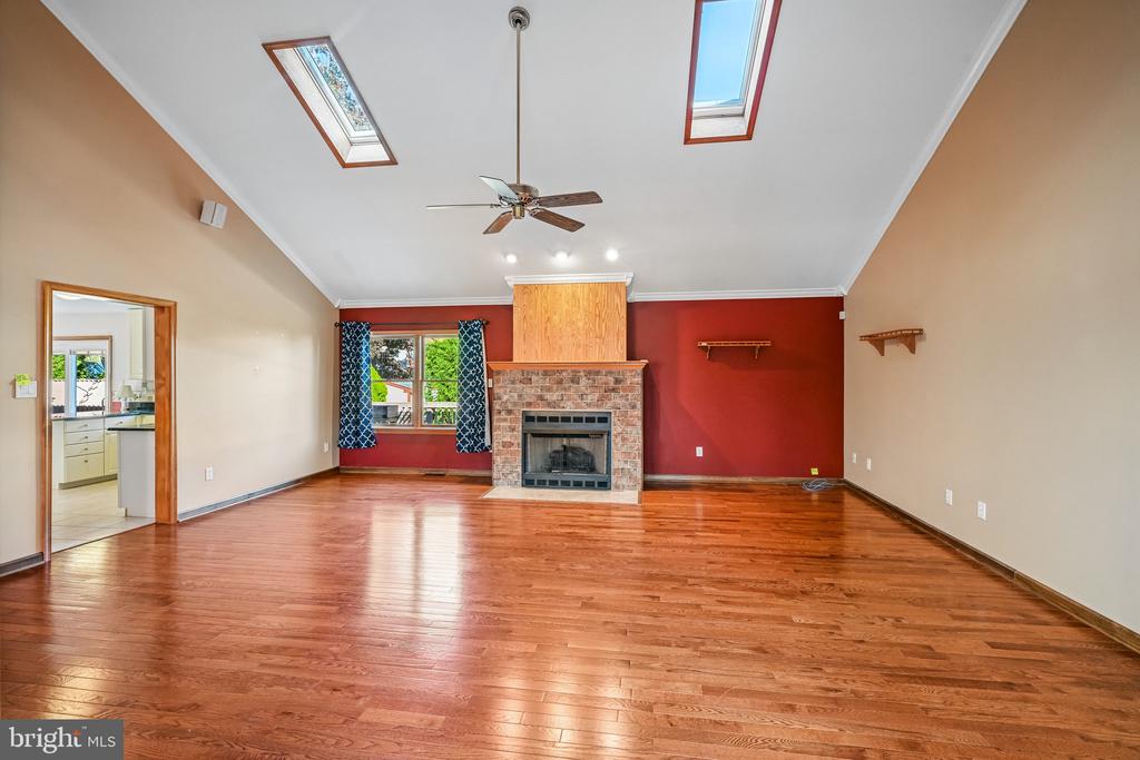 6 HILLCREST HTS