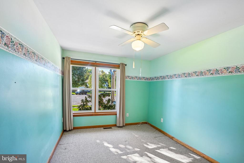 6 HILLCREST HTS