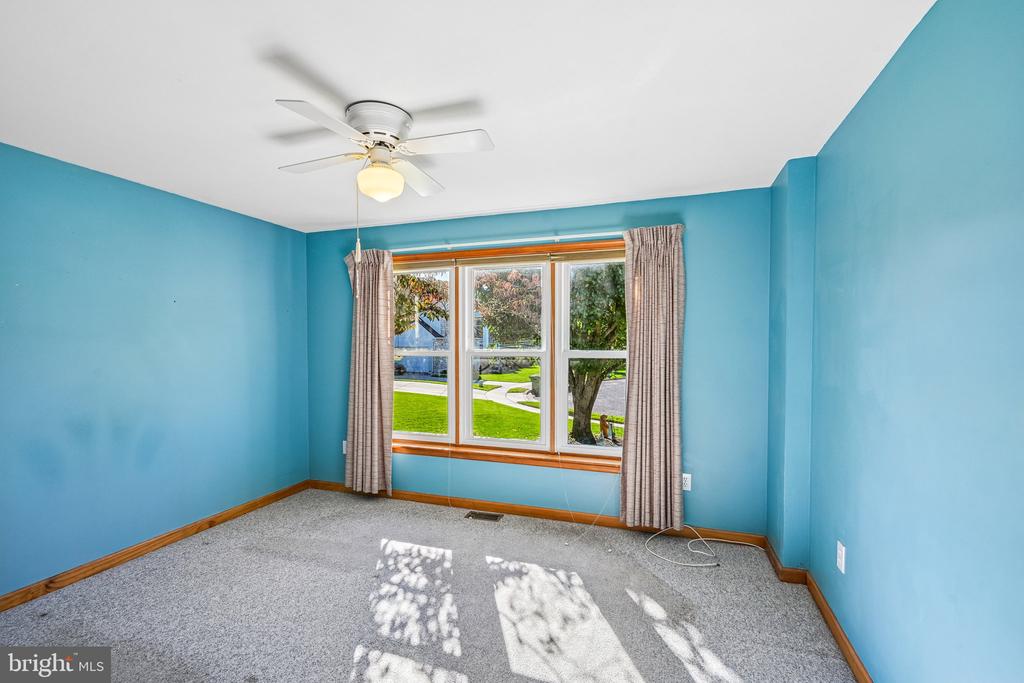 6 HILLCREST HTS