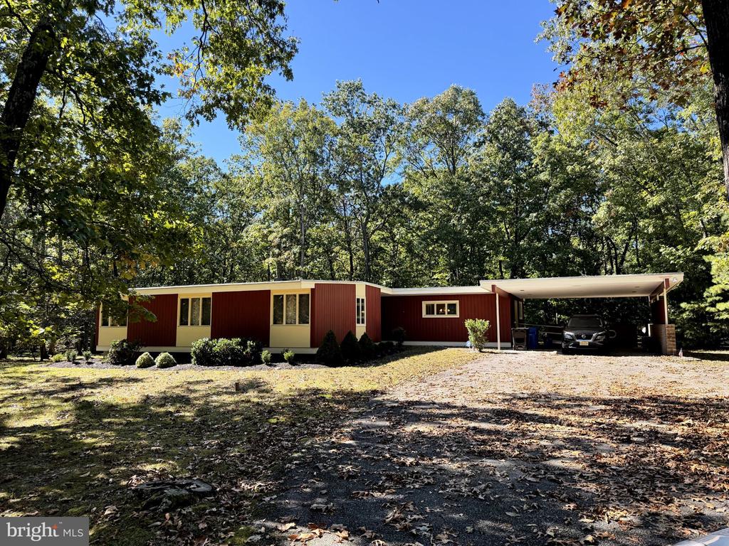 1372 STOKES ROAD