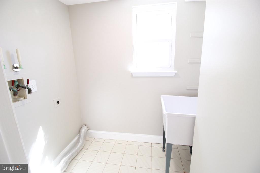 410 ELDERBERRY COURT