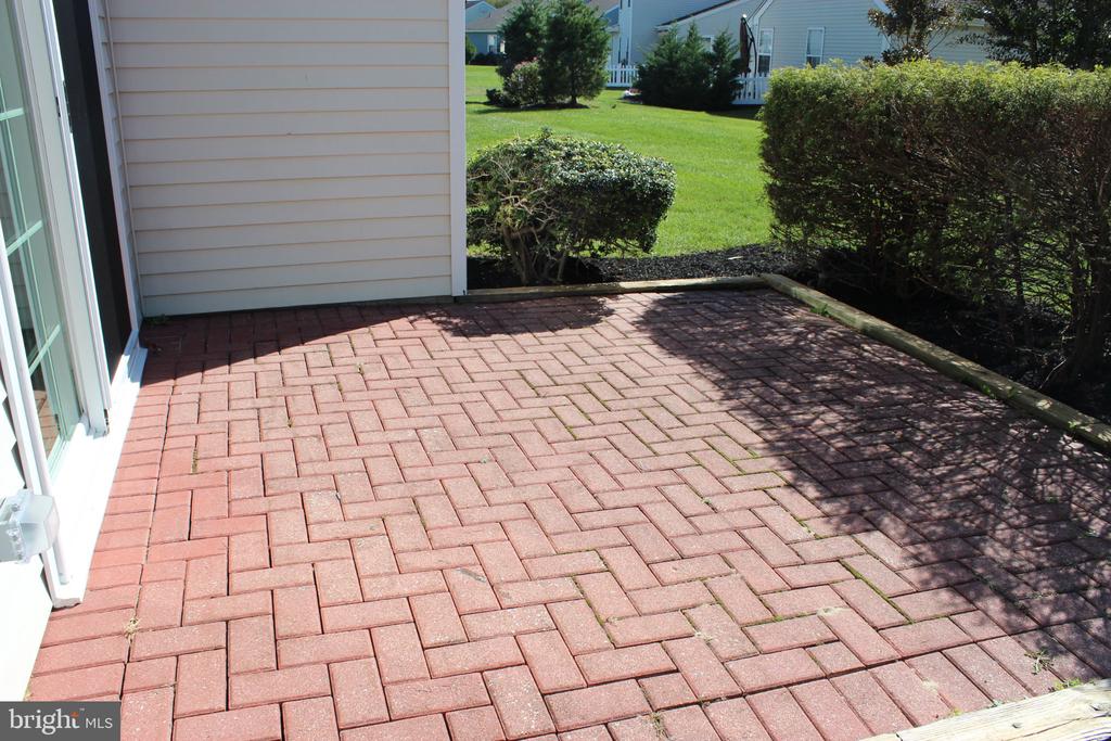 410 ELDERBERRY COURT