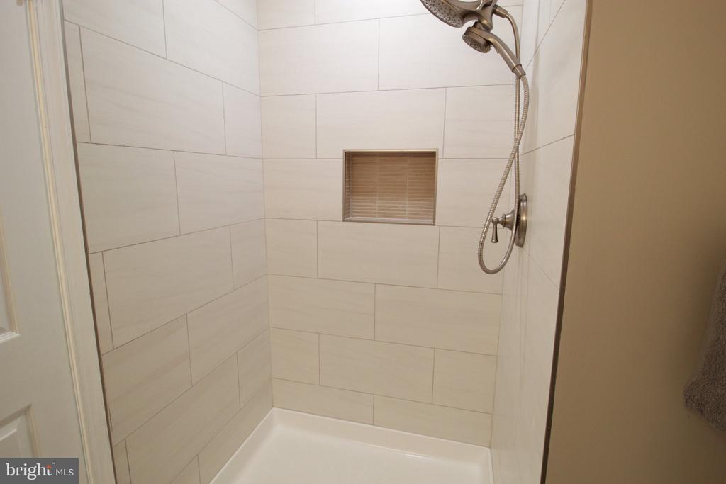 410 ELDERBERRY COURT