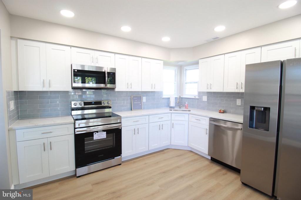410 ELDERBERRY COURT