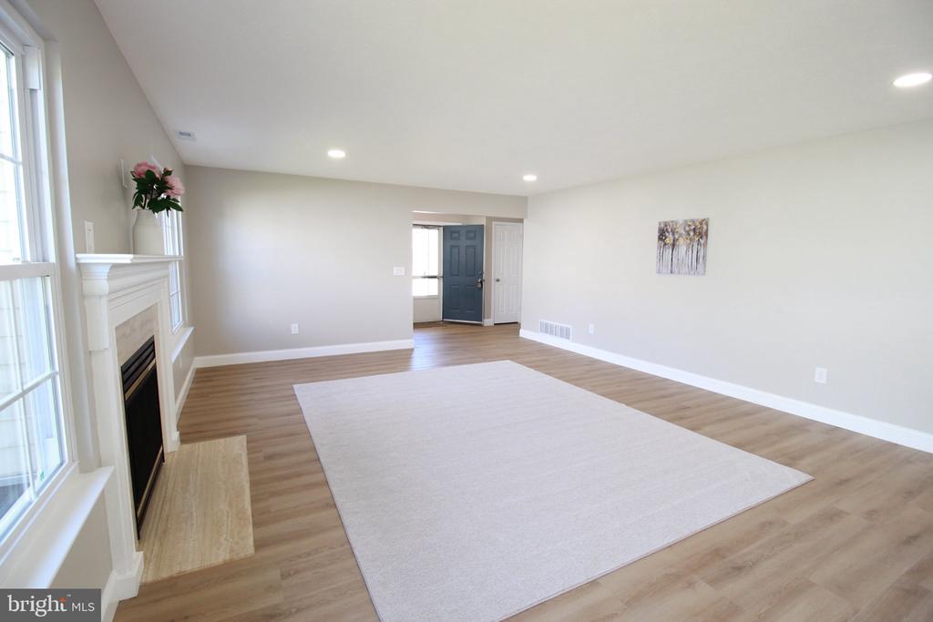 410 ELDERBERRY COURT