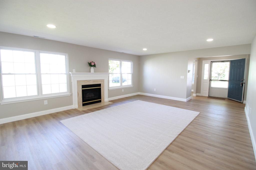 410 ELDERBERRY COURT