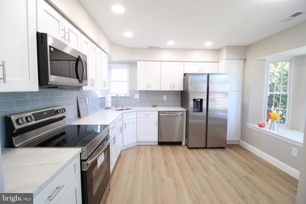 410 ELDERBERRY COURT