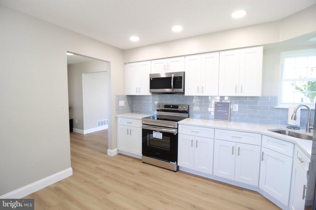 410 ELDERBERRY COURT