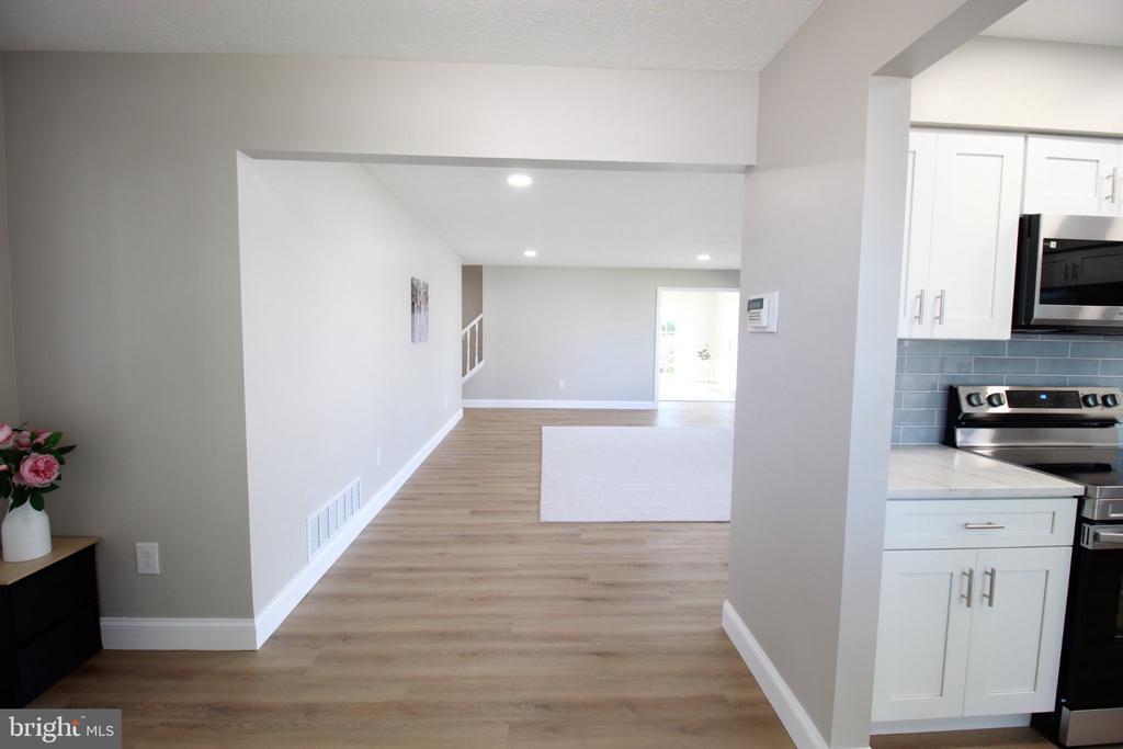 410 ELDERBERRY COURT