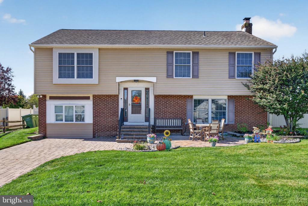 29 CANDLEWOOD CIRCLE