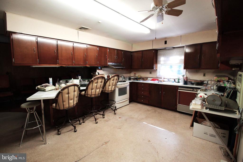 611 CREEK ROAD