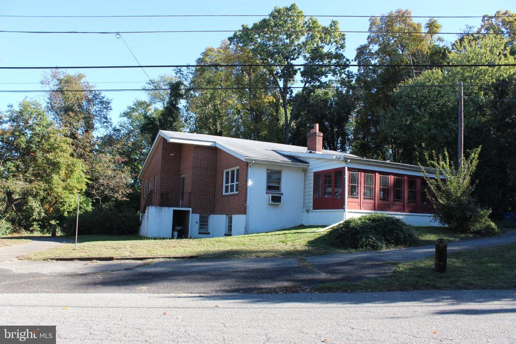 611 CREEK ROAD