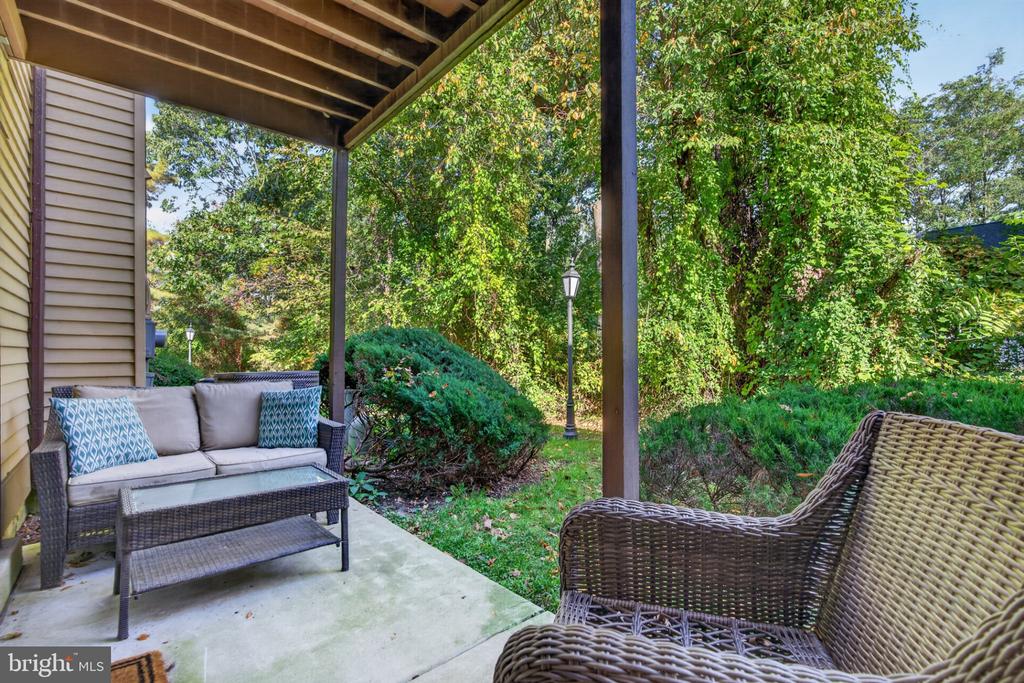 806 CYPRESS POINT CIRCLE
