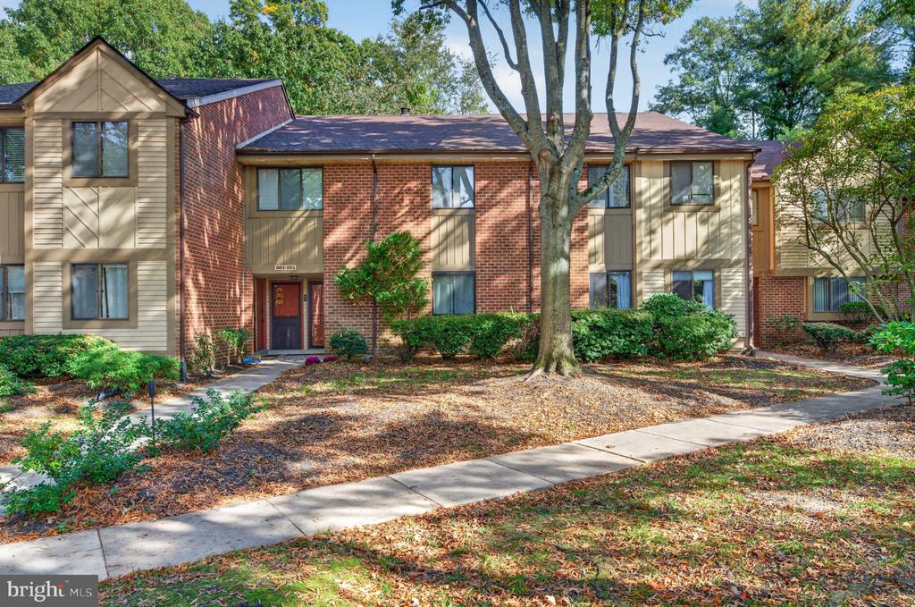 806 CYPRESS POINT CIRCLE