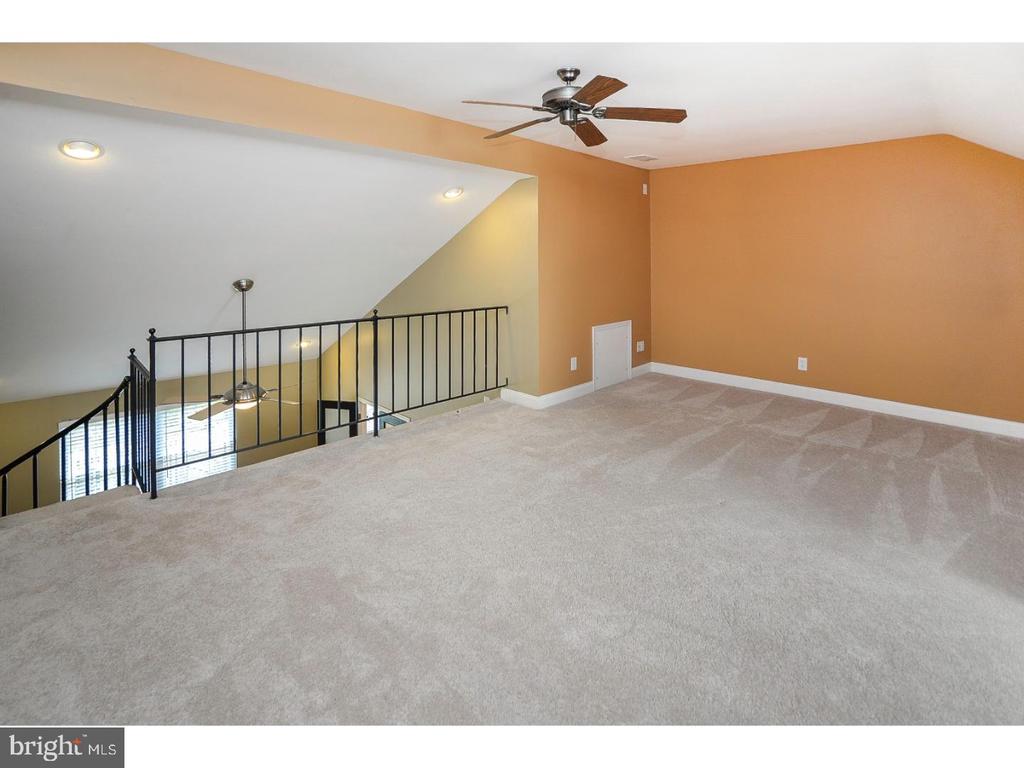102 HAZELWOOD LANE