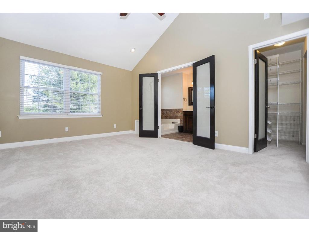 102 HAZELWOOD LANE