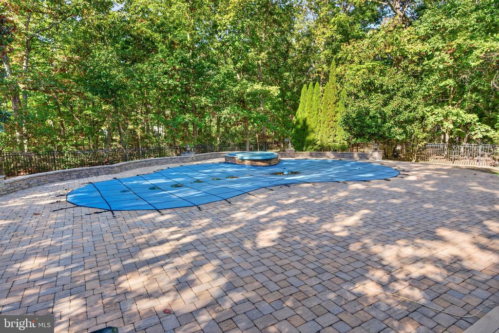 31 HIGH POINT DRIVE