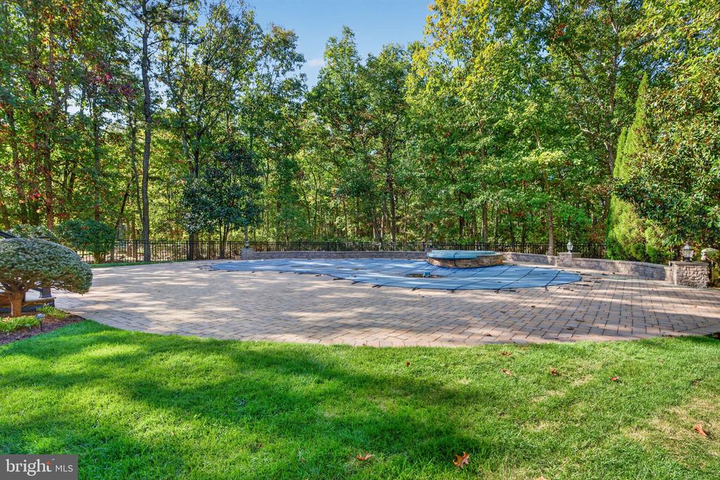 31 HIGH POINT DRIVE