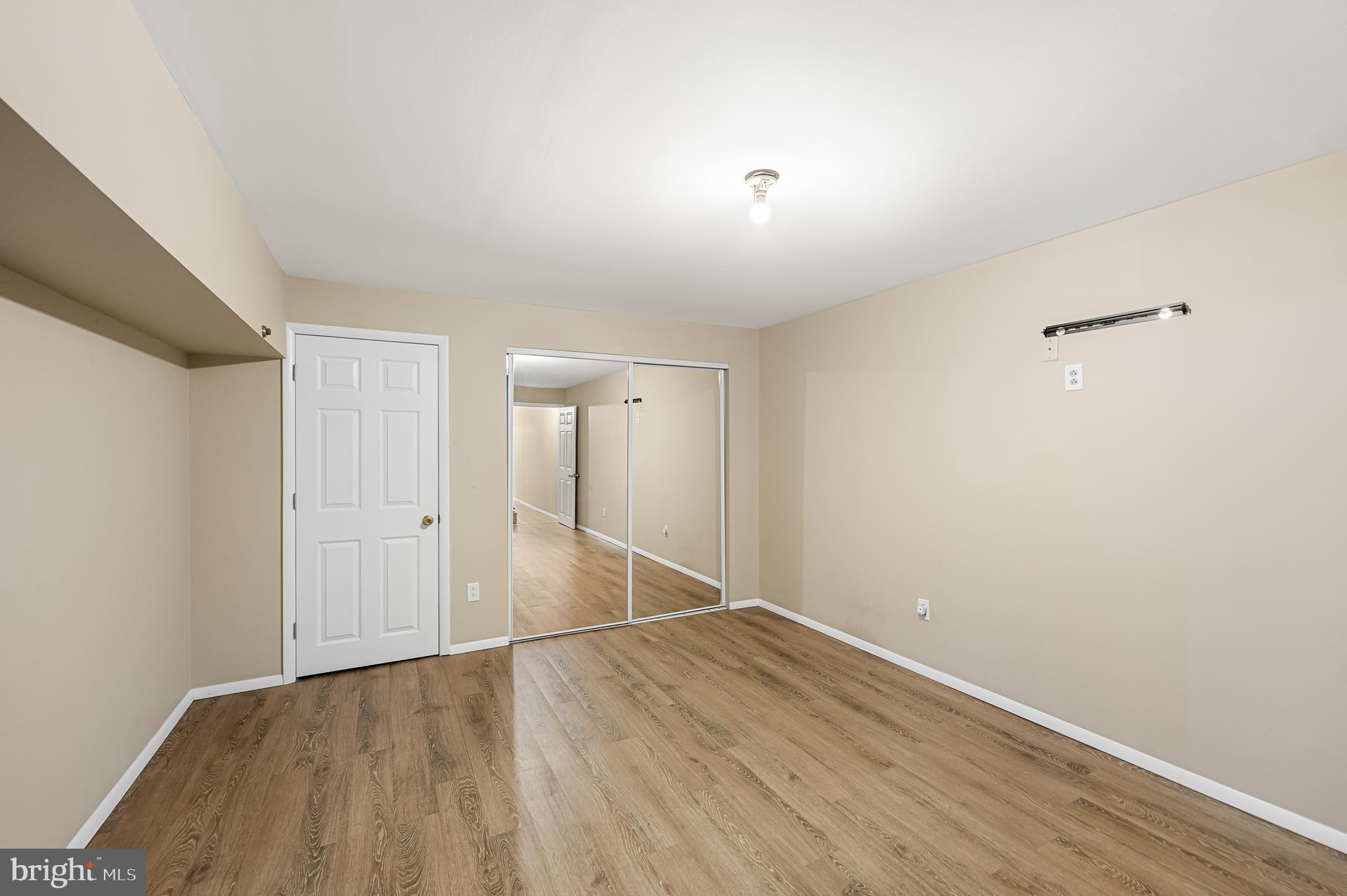330 E Oak Rd