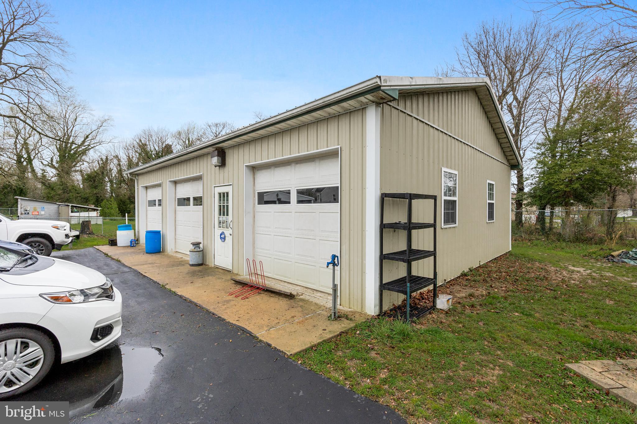 330 E Oak Rd
