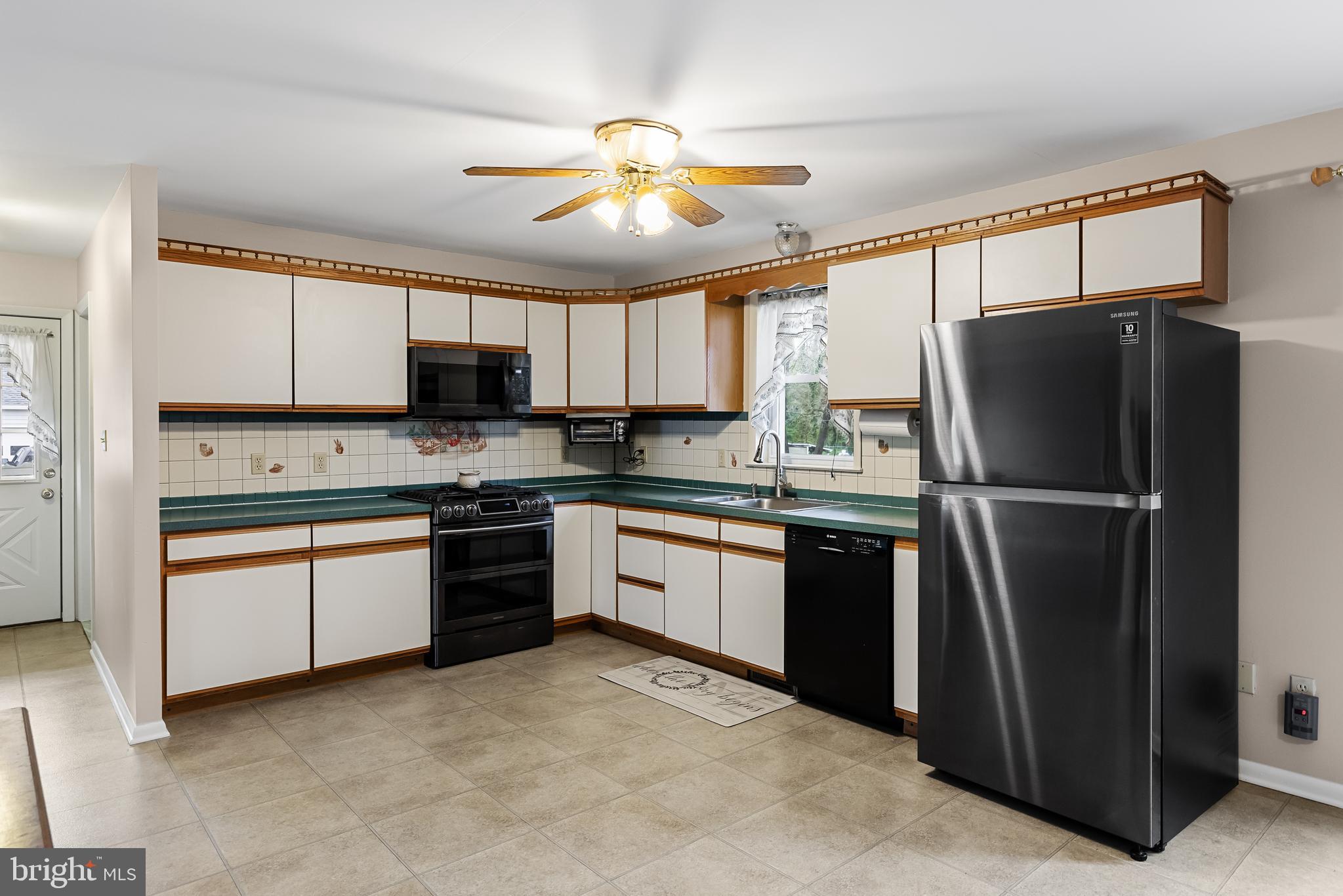 330 E Oak Rd