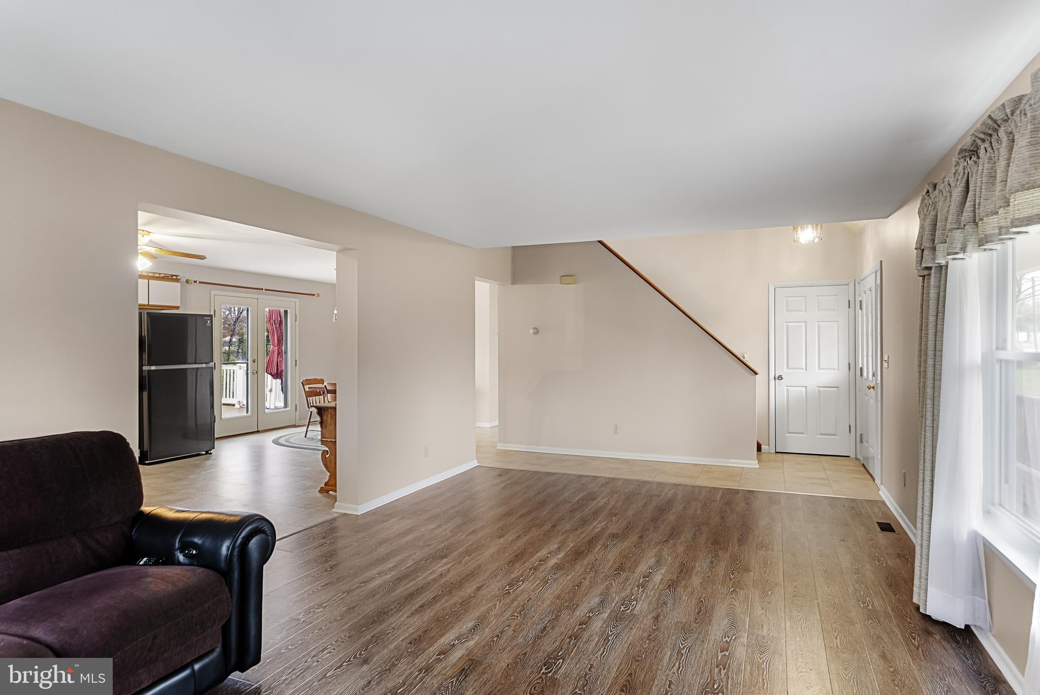 330 E Oak Rd
