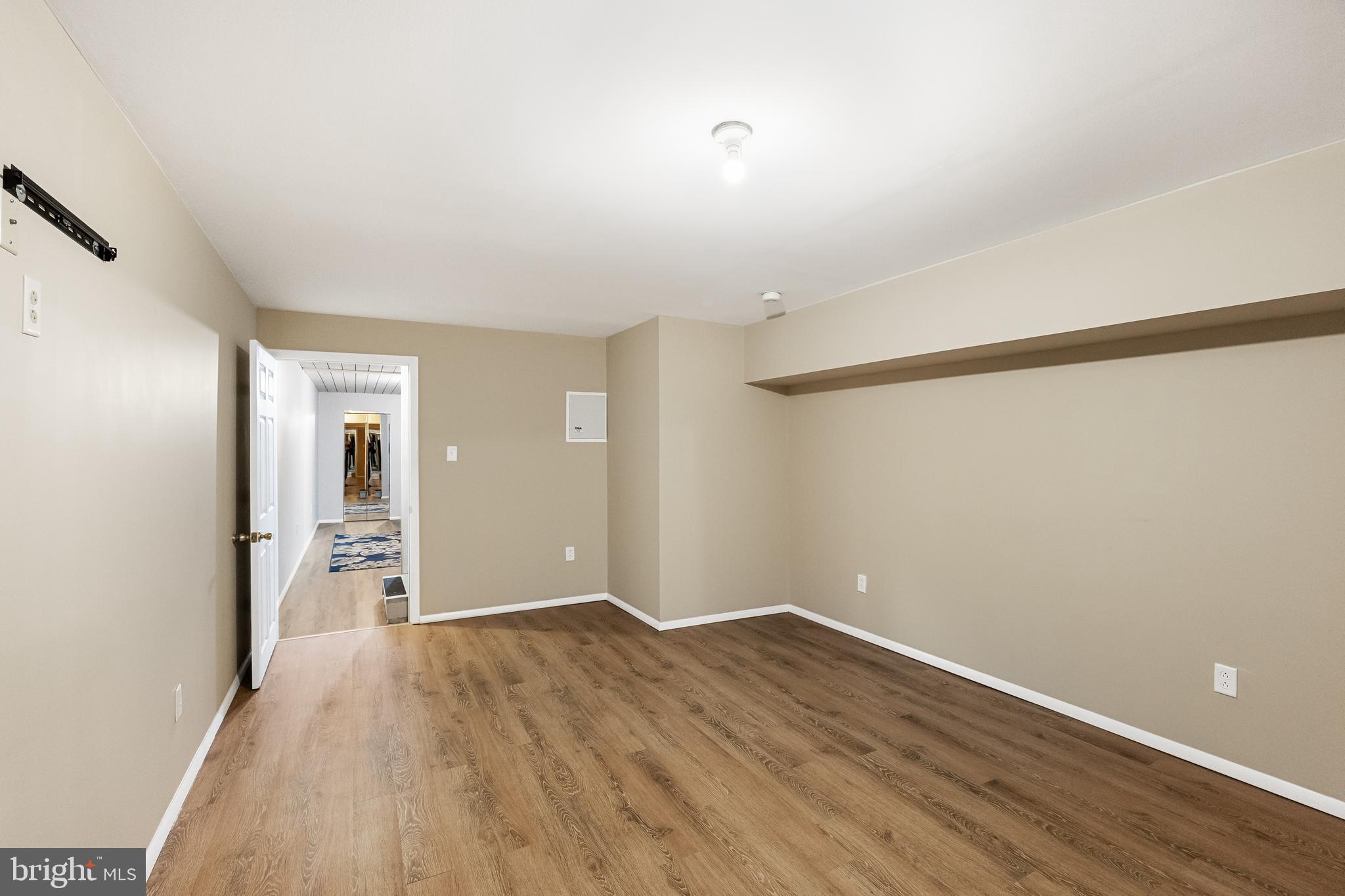 330 E Oak Rd