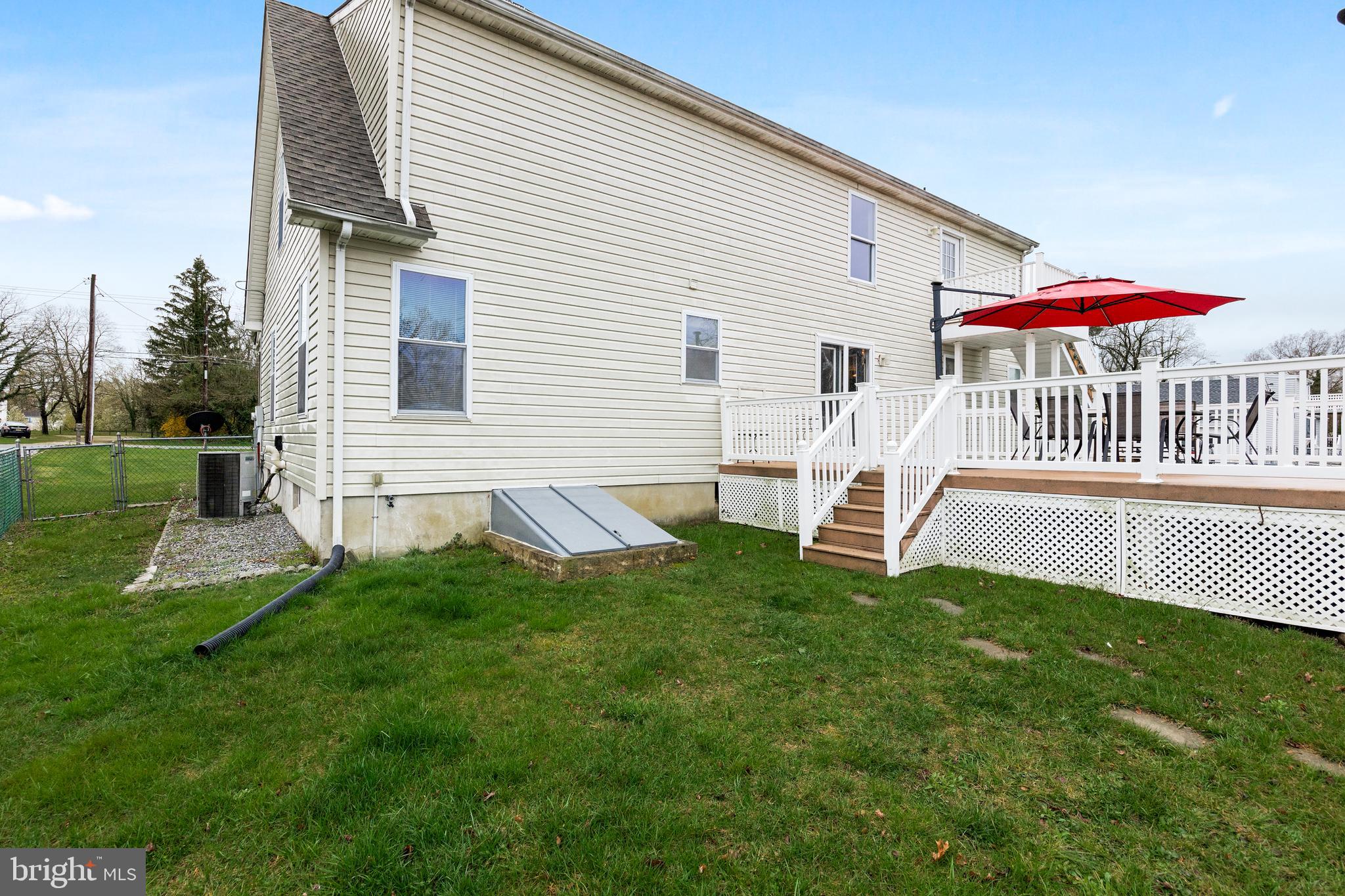 330 E Oak Rd