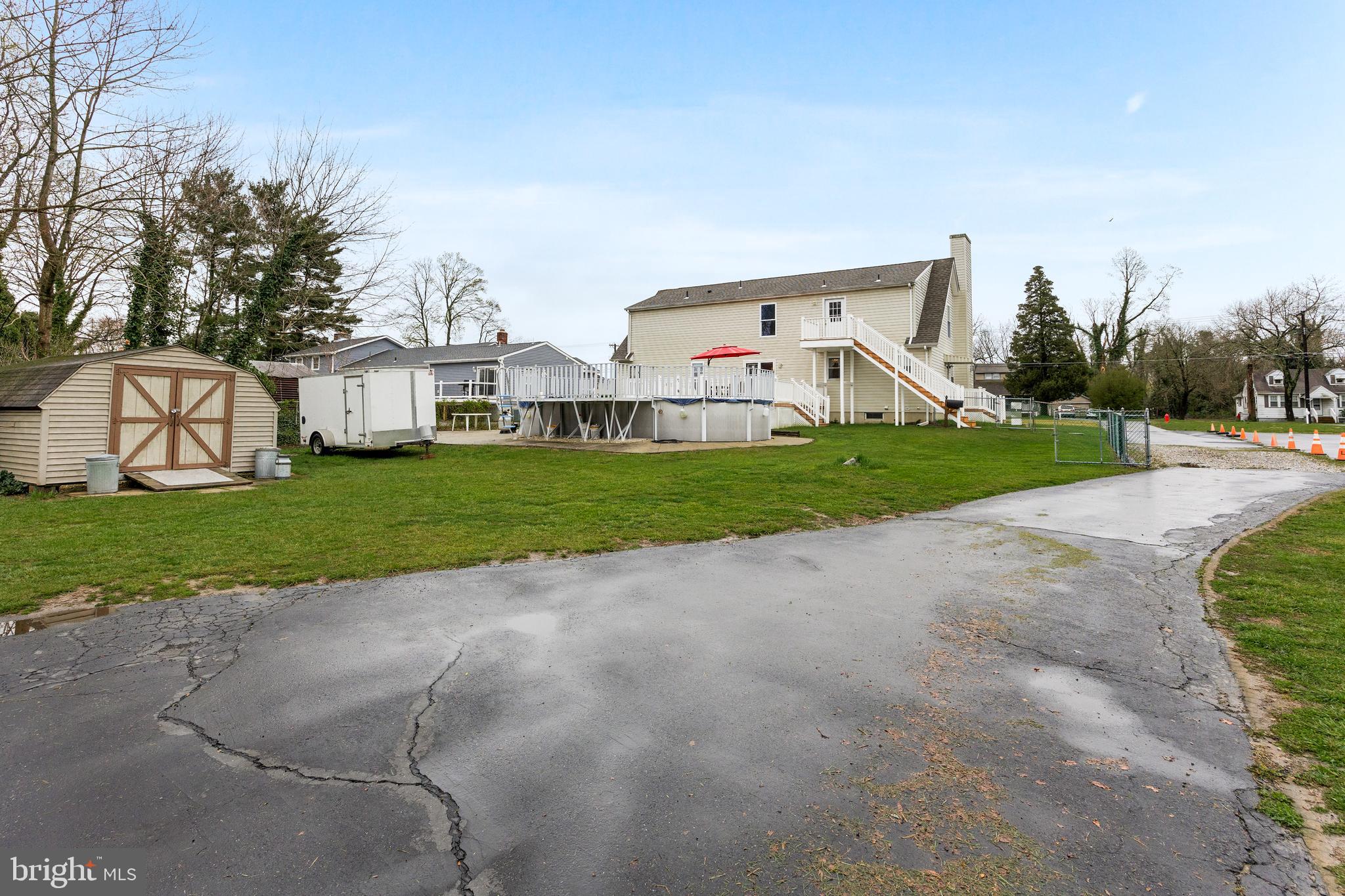 330 E Oak Rd