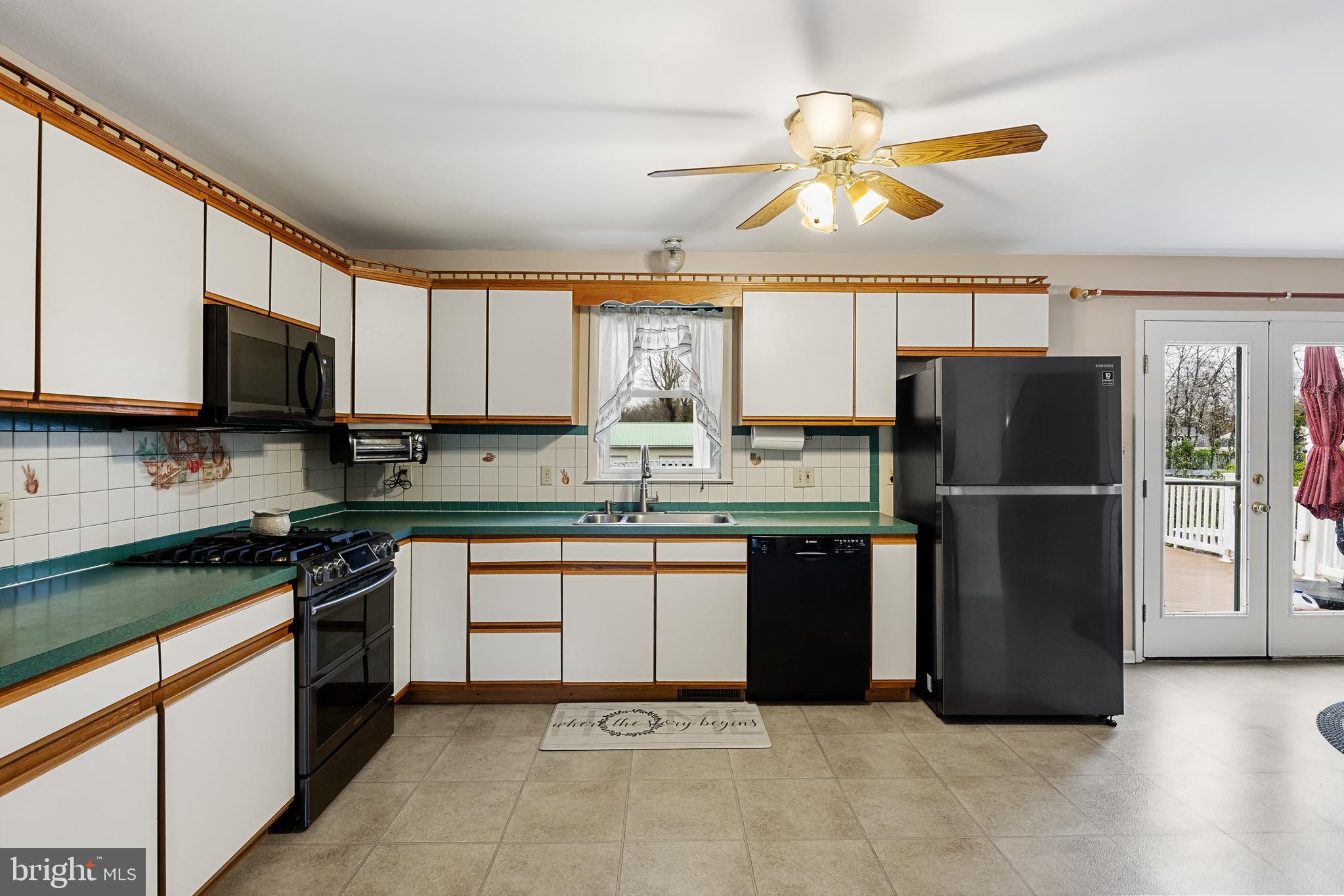 330 E Oak Rd