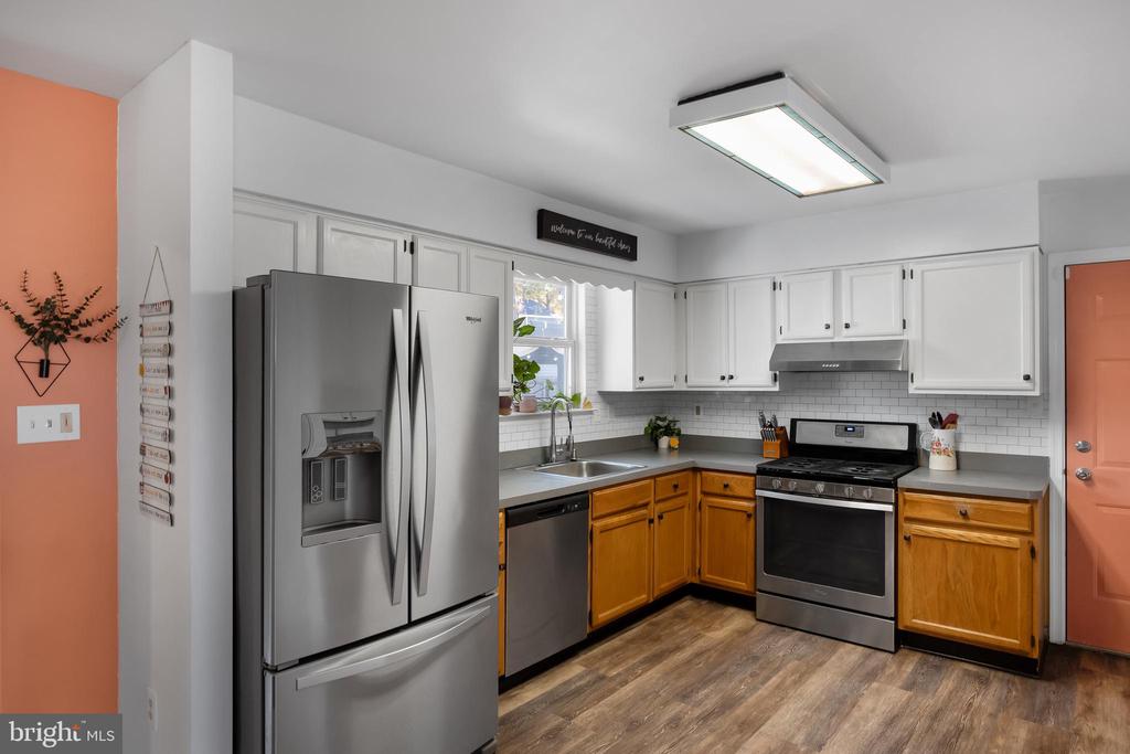 1611 Dolly Dr
