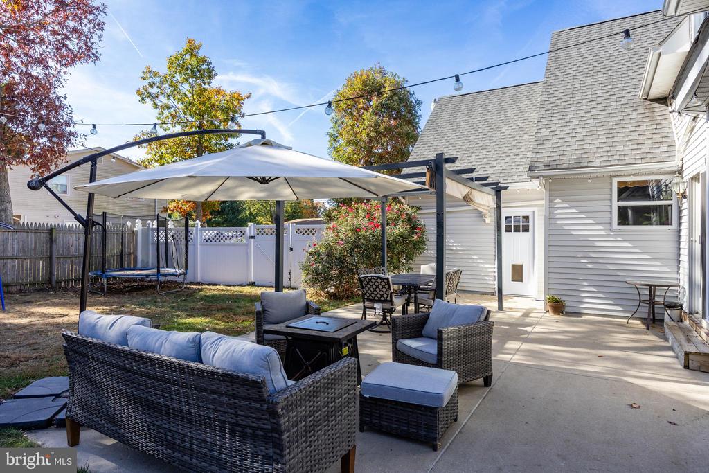 1611 Dolly Dr