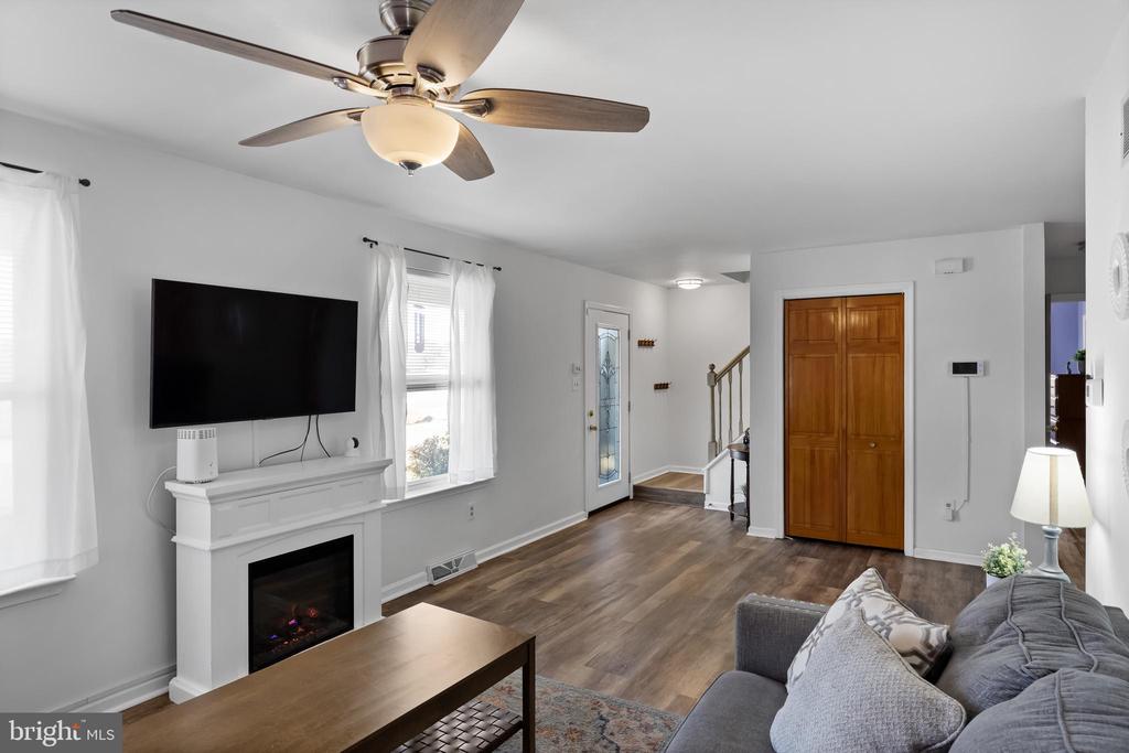 1611 Dolly Dr