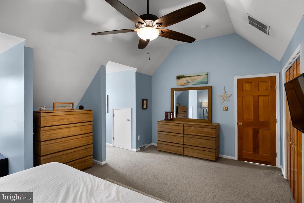 1611 Dolly Dr