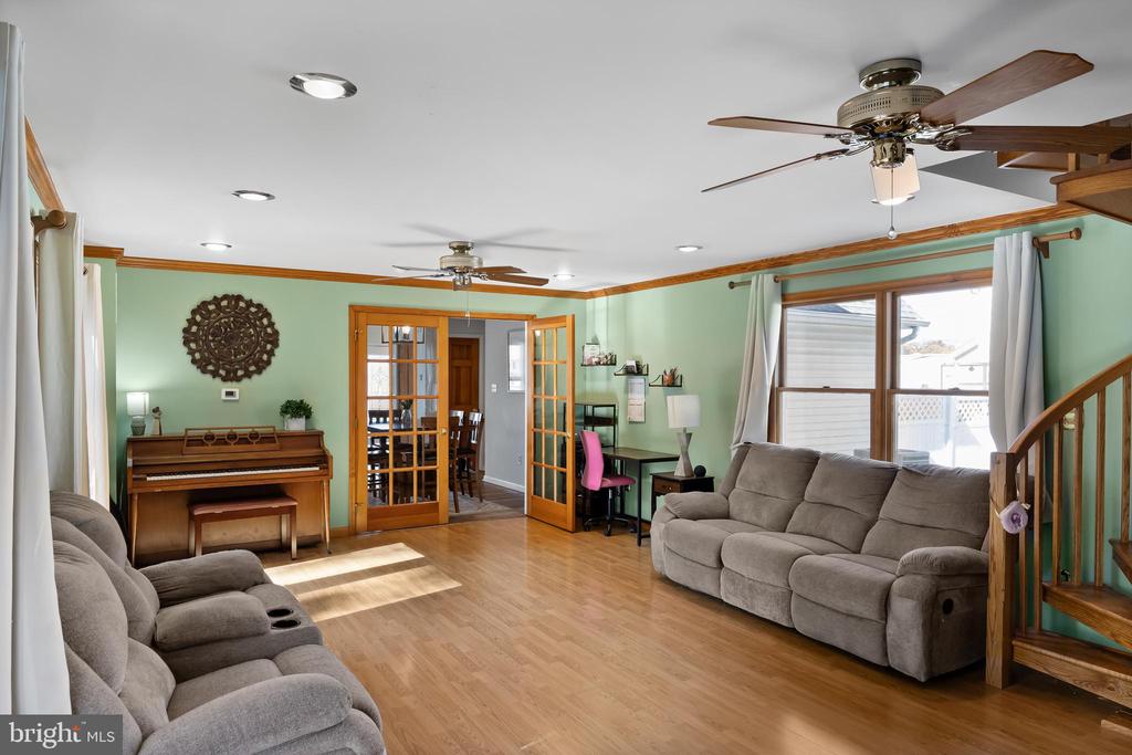1611 Dolly Dr