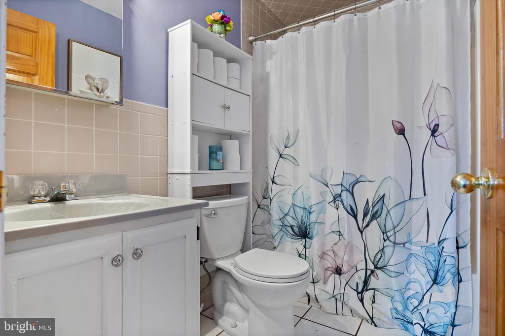 1611 Dolly Dr
