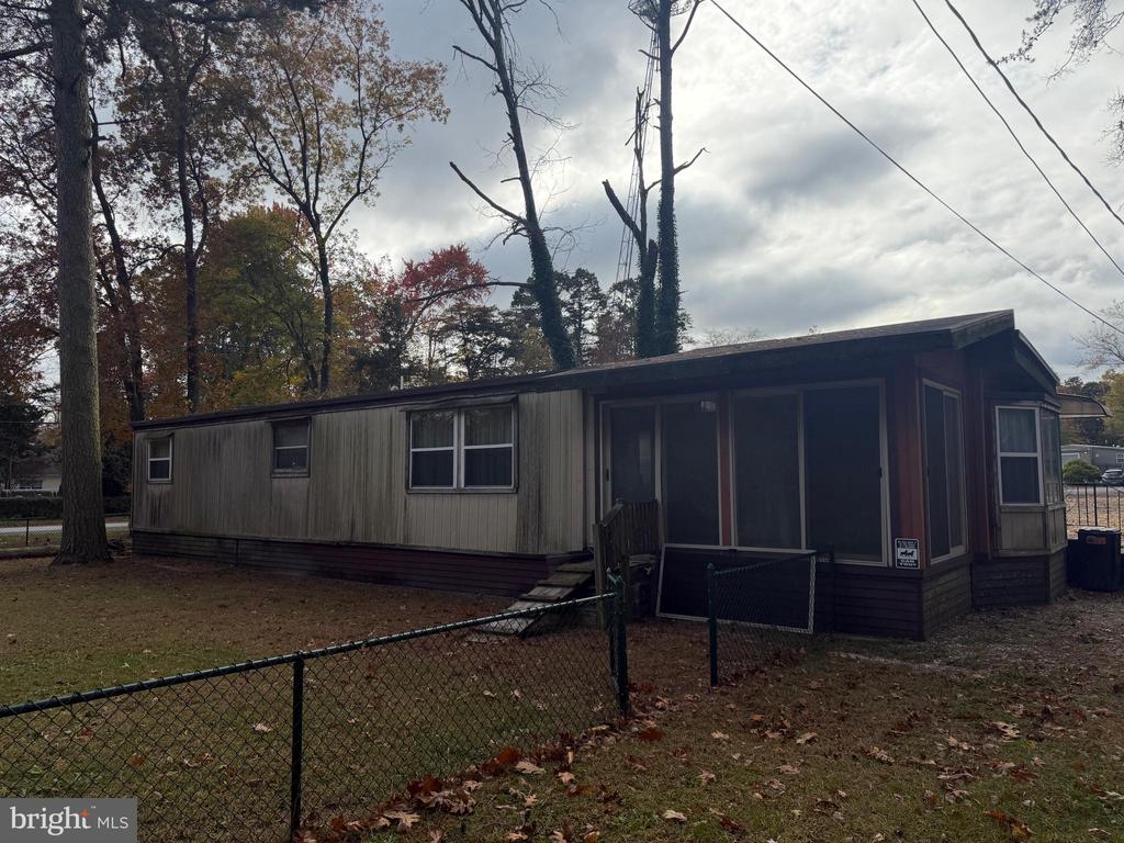 537 DANDELION ROAD
